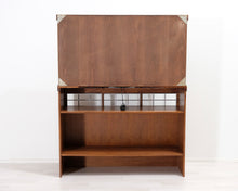 Lataa kuva Galleria-katseluun, Baaritiski ja baarijakkarat
