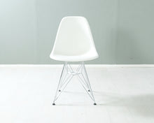 Lataa kuva Galleria-katseluun, Vitra Eames DSR tuoli, valkoinen
