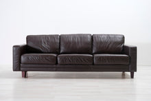 Lataa kuva Galleria-katseluun, 3-istuttava nahkasohva ruskea
