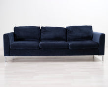 Lataa kuva Galleria-katseluun, 3-istuttava samettisohva tummansininen

