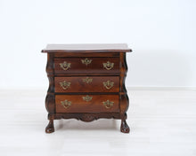 Lataa kuva Galleria-katseluun, Antiikkinen lipasto ruskea
