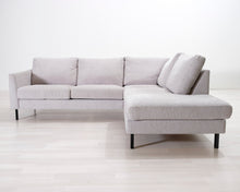 Lataa kuva Galleria-katseluun, 4-istuttava kulmasohva vaaleanharmaa
