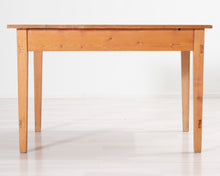 Lataa kuva Galleria-katseluun, Antiikkinen ruokapöytä
