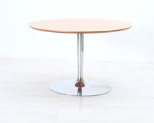 Lataa kuva Galleria-katseluun, Calligaris Planet pöytä pähkinäviilusella pöytälevyllä ø 120 cm

