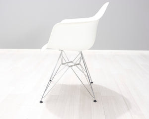 Vitra Eames DAR tuoli valkoinen