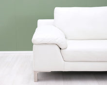 Lataa kuva Galleria-katseluun, Natuzzi 3-istuttava nahkasohva valkoinen
