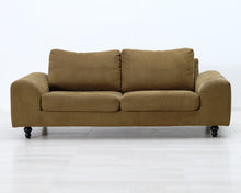 Lataa kuva Galleria-katseluun, Asko 2,5-istuttava kangassohva vihreä
