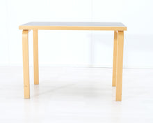 Lataa kuva Galleria-katseluun, Artek pöytä 60 x 100 cm koivu / musta
