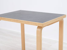Lataa kuva Galleria-katseluun, Artek pöytä koivu / musta 60 x 80 cm
