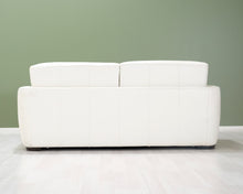 Lataa kuva Galleria-katseluun, Natuzzi 2-istuttava nahkasohva valkoinen
