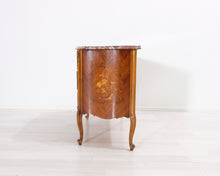 Lataa kuva Galleria-katseluun, Antiikkinen lipasto
