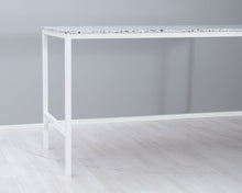 Lataa kuva Galleria-katseluun, Baaripöytä terrazzo-levyllä
