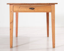 Lataa kuva Galleria-katseluun, Antiikkinen ruokapöytä
