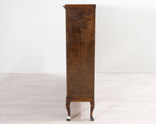 Lataa kuva Galleria-katseluun, Antiikkinen kaappi
