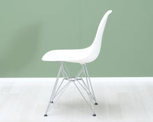 Lataa kuva Galleria-katseluun, Vitra Eames DSR tuoli valkoinen
