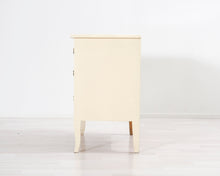 Lataa kuva Galleria-katseluun, Antiikkinen lipasto
