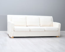 Lataa kuva Galleria-katseluun, Artek 593 3-istuttava kangassohva valkoinen
