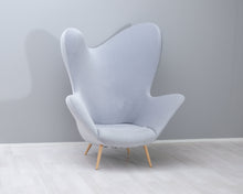 Lataa kuva Galleria-katseluun, Ateljé Sotamaa The Happy Chair nojatuoli harmaa
