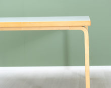 Lataa kuva Galleria-katseluun, Artek pöytä 120 x 120 cm koivu / valkoinen
