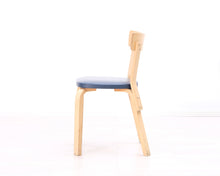 Lataa kuva Galleria-katseluun, Artek 69 ruokatuoli sininen keinonahka
