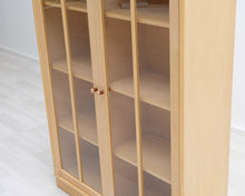 Lataa kuva Galleria-katseluun, Asko vitriini
