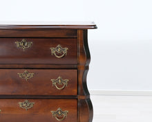 Lataa kuva Galleria-katseluun, Antiikkinen lipasto ruskea
