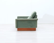 Lataa kuva Galleria-katseluun, Ahti Taskinen Fennia nojatuoli vihreä
