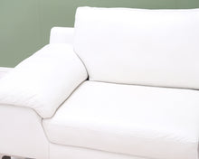 Lataa kuva Galleria-katseluun, Natuzzi 3-istuttava nahkasohva valkoinen
