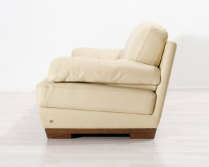 Natuzzi 3-istuttava nahkasohva kermanvalkoinen