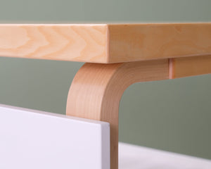 Artek työpöytä 70 x 150 cm koivu / valkoinen