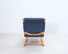 Lataa kuva Galleria-katseluun, Asko Koivutaru nojatuoli sininen
