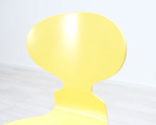 Lataa kuva Galleria-katseluun, Fritz Hansen 3101 tuoli keltainen
