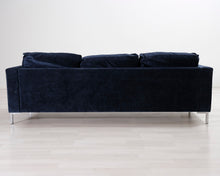 Lataa kuva Galleria-katseluun, 3-istuttava samettisohva tummansininen
