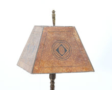 Lataa kuva Galleria-katseluun, Antiikkinen lattiavalaisin
