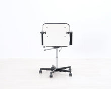 Lataa kuva Galleria-katseluun, Avarte Yrjö Kukkapuro toimistotuoli mustavalkoinen
