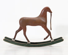 Lataa kuva Galleria-katseluun, Antiikkinen keinuhevonen
