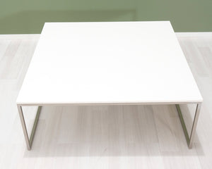Sohvapöytä valkoinen