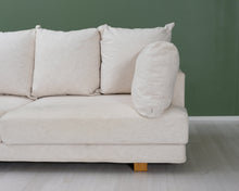 Lataa kuva Galleria-katseluun, 3-istuttava kangassohva valkoinen
