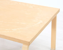 Lataa kuva Galleria-katseluun, Artek sivupöytä 90 x 75 cm
