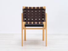 Lataa kuva Galleria-katseluun, Artek tuoli kankaisella istuinosalla
