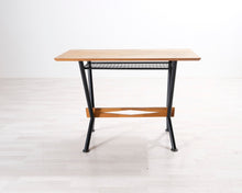 Lataa kuva Galleria-katseluun, Baaripöytä tammilevyllä
