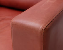 Lataa kuva Galleria-katseluun, Sope nahkainen nojatuoli punainen
