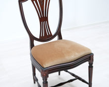 Lataa kuva Galleria-katseluun, Kustavilaistyylinen tuoli beige
