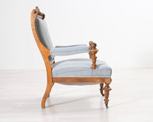 Lataa kuva Galleria-katseluun, Antiikkinen nojatuoli raidallisella istuimella 1800-luku
