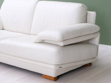 Lataa kuva Galleria-katseluun, Natuzzi Plaza 3-istuttava nahkasohva valkoinen

