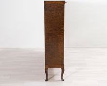 Lataa kuva Galleria-katseluun, Antiikkinen kaappi
