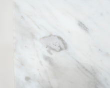 Lataa kuva Galleria-katseluun, Sivupöytä marmorilevyllä
