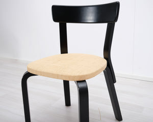 Artek 69 tuoli musta / beige