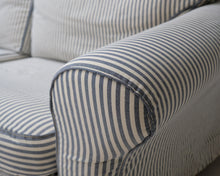 Lataa kuva Galleria-katseluun, Asko 2,5-istuttava kangassohva raidallinen
