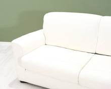 Lataa kuva Galleria-katseluun, Natuzzi 2-istuttava nahkasohva valkoinen
